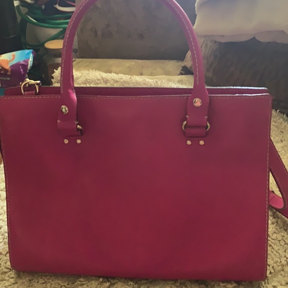 Fuchsia all leather Kate Spade bag with shoulder strap - Picture 2 of 10